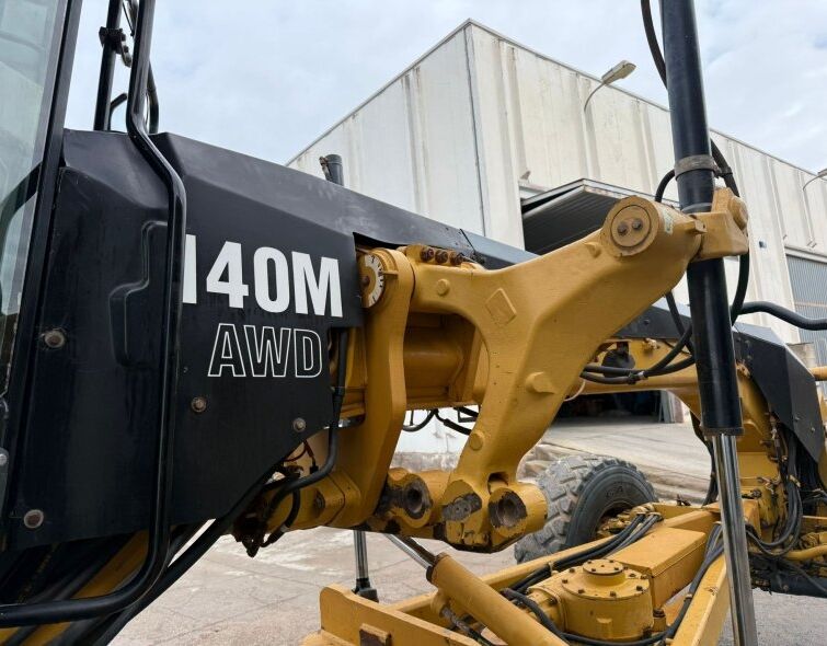 CATERPILLAR 140M AWD 6x6